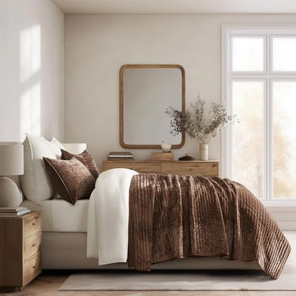Stripe Channel Luxury Velvet Quilt Set Queen Size