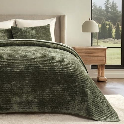 Stripe Channel Luxury Velvet Quilt Set King Size