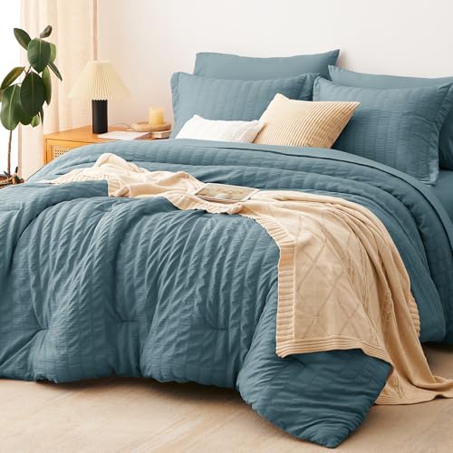 Oversized Queen Seersucker Comforter Set