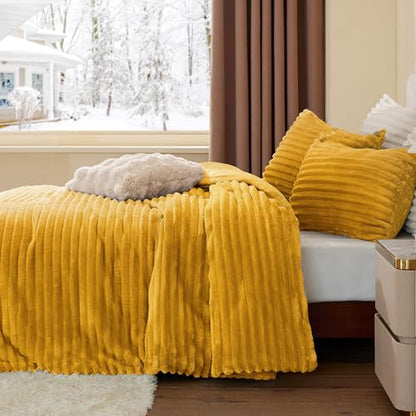 Fleece Full Comforter Set
