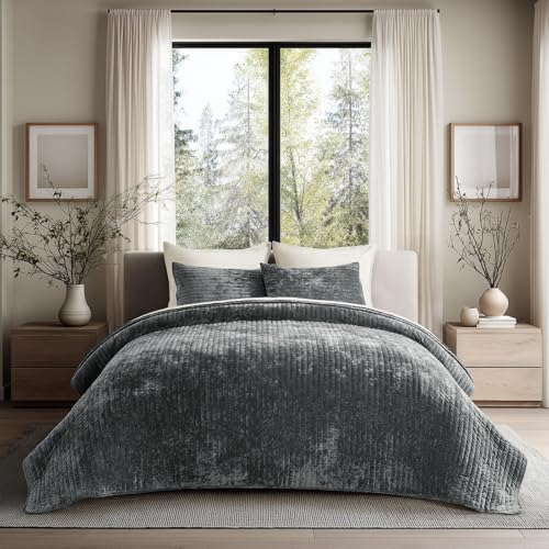 Stripe Channel Luxury Velvet Quilt Set Queen Size