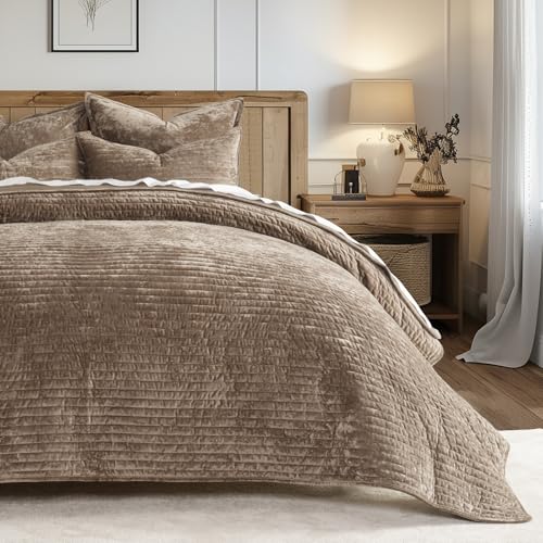 Stripe Channel Luxury Velvet Quilt Set Queen Size