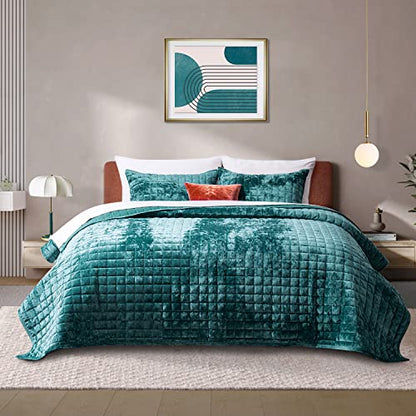 Channel Box Stitch Velvet Quilt Set