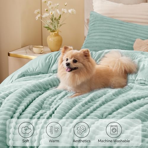Fleece King Comforter Set