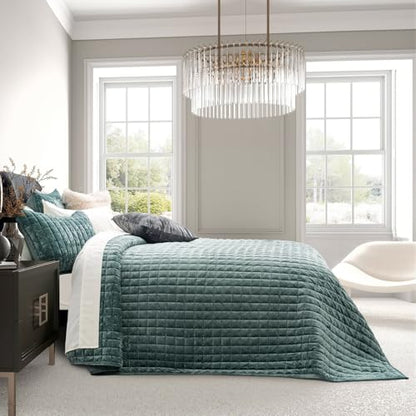 Channel Box Stitch Velvet Quilt Set