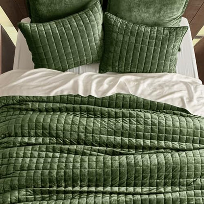 Channel Box Stitch Velvet Quilt Set