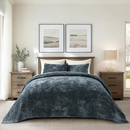 Stripe Channel Luxury Velvet Quilt Set King Size