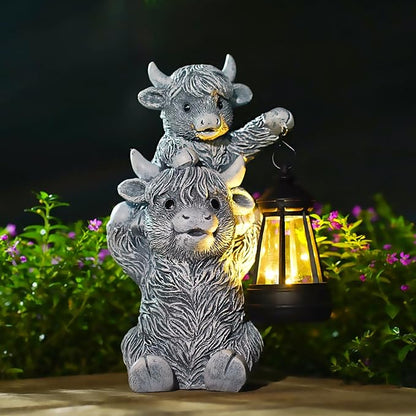 Goodeco 9.5 Inch Highland Cow with Solar Lantern – Resin Garden Decor, Outdoor Statue & Unique Highland Cow Gifts (Gray)