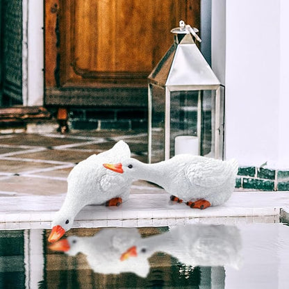 Garden Duck Statues Christmas Pond Decor Resin Goose Sculptures & Statues Funny Animal Outdoor Figurines Yard Art for Patio Pool Lawn, Ideal Gifts for Women Mom
