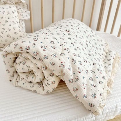 BuLuTu Cotton Muslin Quilted Blanket for Toddler/Twin Bed, Soft Breathable Children Comforter with Lace Edge, Chic Shabby Reversible Floral Quilt, Kids Boys Girls Gauze Cotton Bedding, 60x78 Inches