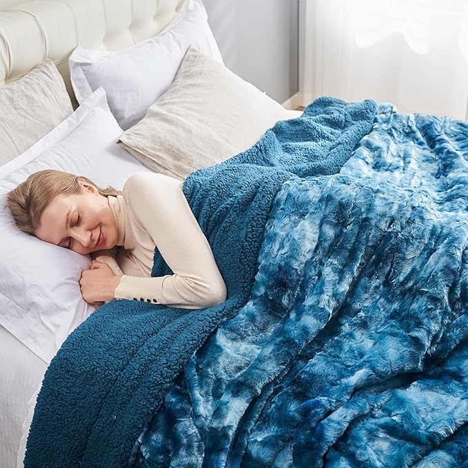 NEWCOSPLAY Super Soft Faux Fur Throw Blanket for Couch Dark Blue Sherpa Fuzzy Plush Warm Blanket for Sofa Bed (Dark Blue, Throw(40"x50"))
